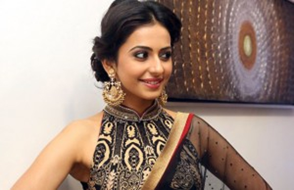 rakul preet singh,samantha,kick 2 audio launch,pandaga chesko movie  సమంతను  డామినేట్‌ చేస్తోన్న రకుల్‌!